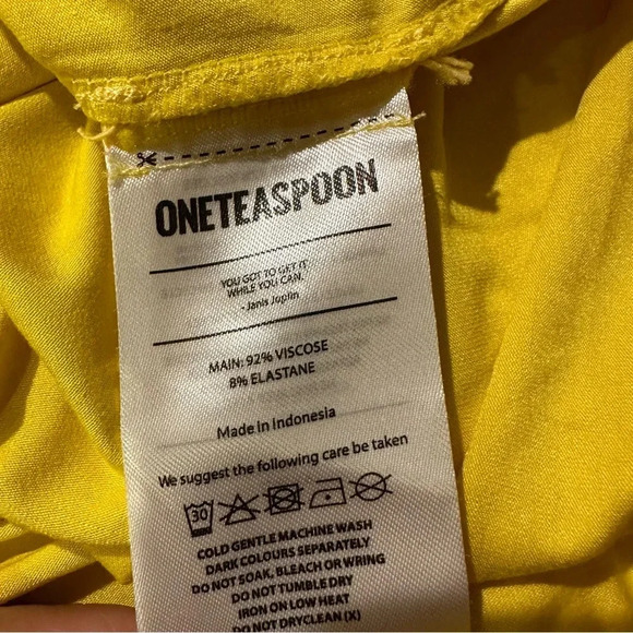🌴 One Teaspoon NWT Fitted Crew Tee in Blazing Yellow SMALL - Picture 5 of 5